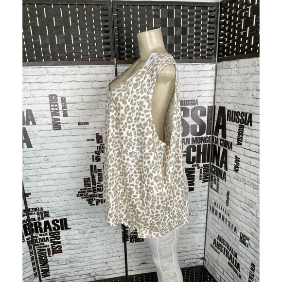 Old Navy Plus 4X Beige-White Animal Print Cotton V-Neck Tank Top - Picture 4 of 5